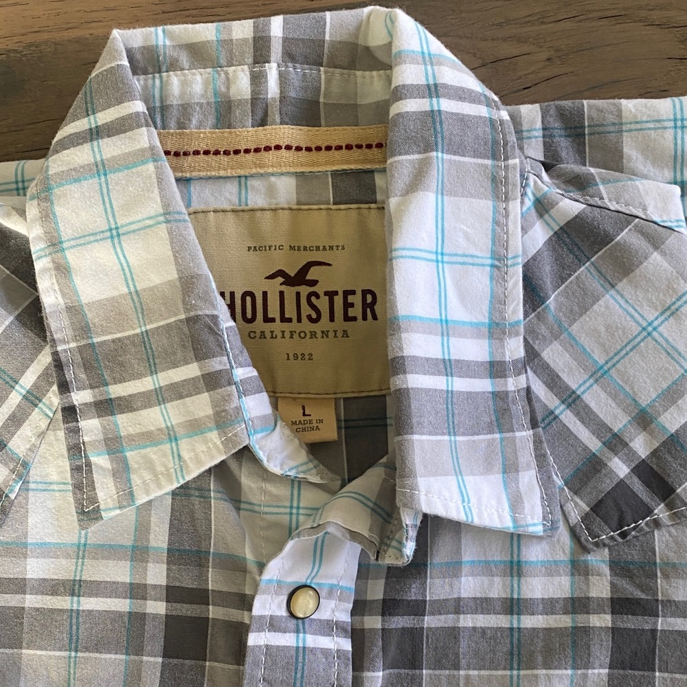 Hollister Men’s Gray & White Plaid Button-Down with Teal Stripes